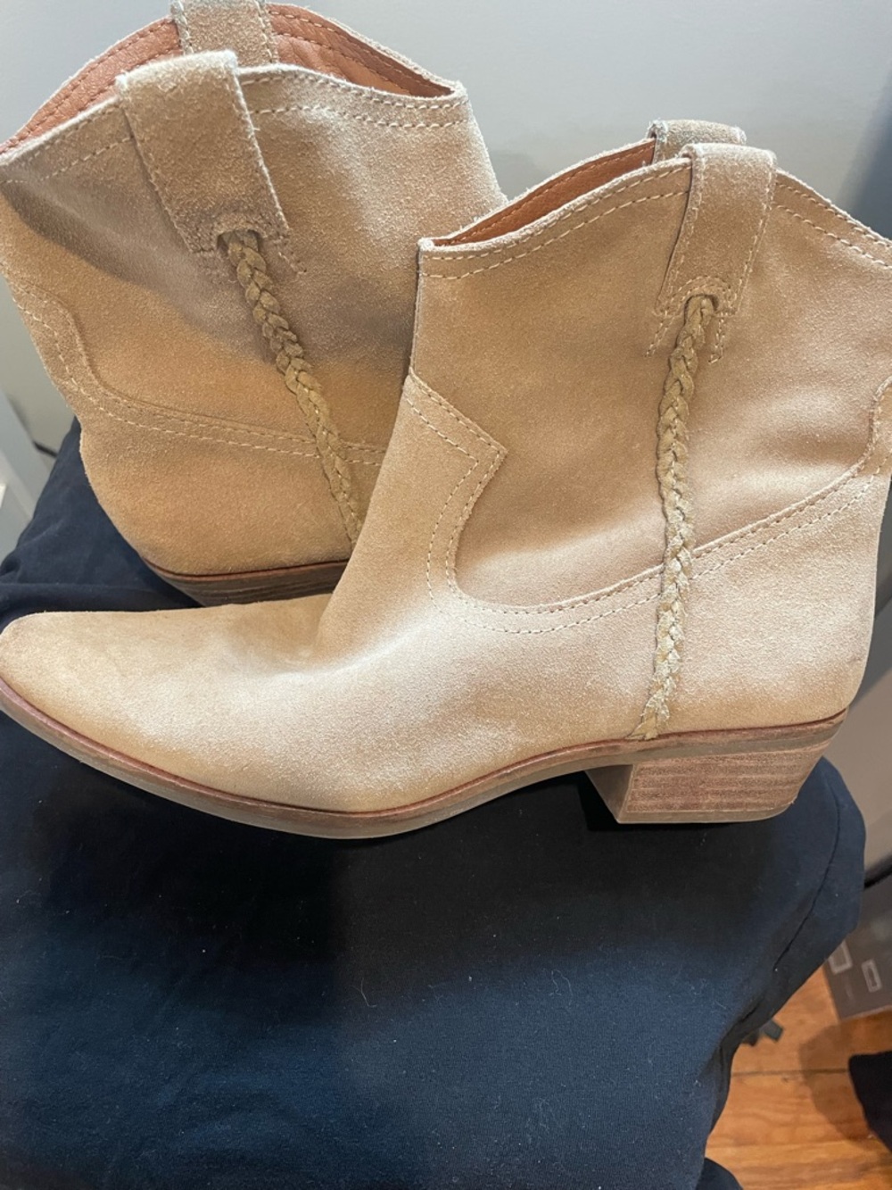 Lucky Brand Tan Suede Braided Ankle Booties Western Size 6.5